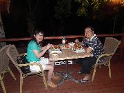 李飞院长在斐济与夫人合影
